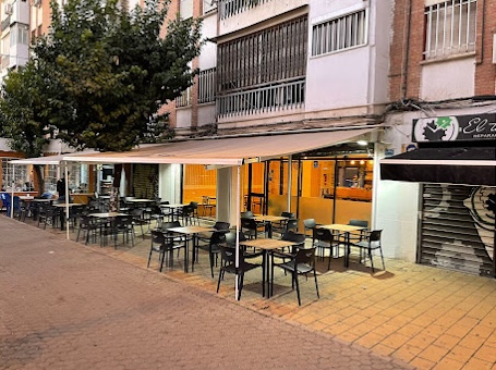 exterior bar barraquer 11
